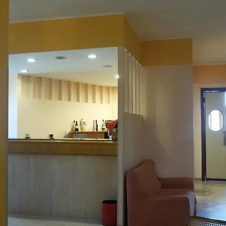 Cerrutihotel Отель Верчелли