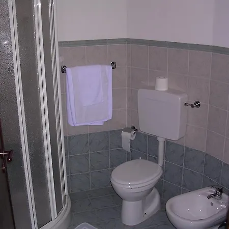 Cerrutihotel Отель Верчелли