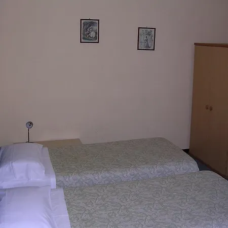 מלון Cerrutihotel