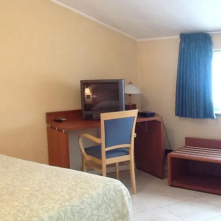 מלון Cerrutihotel ורצ'לי